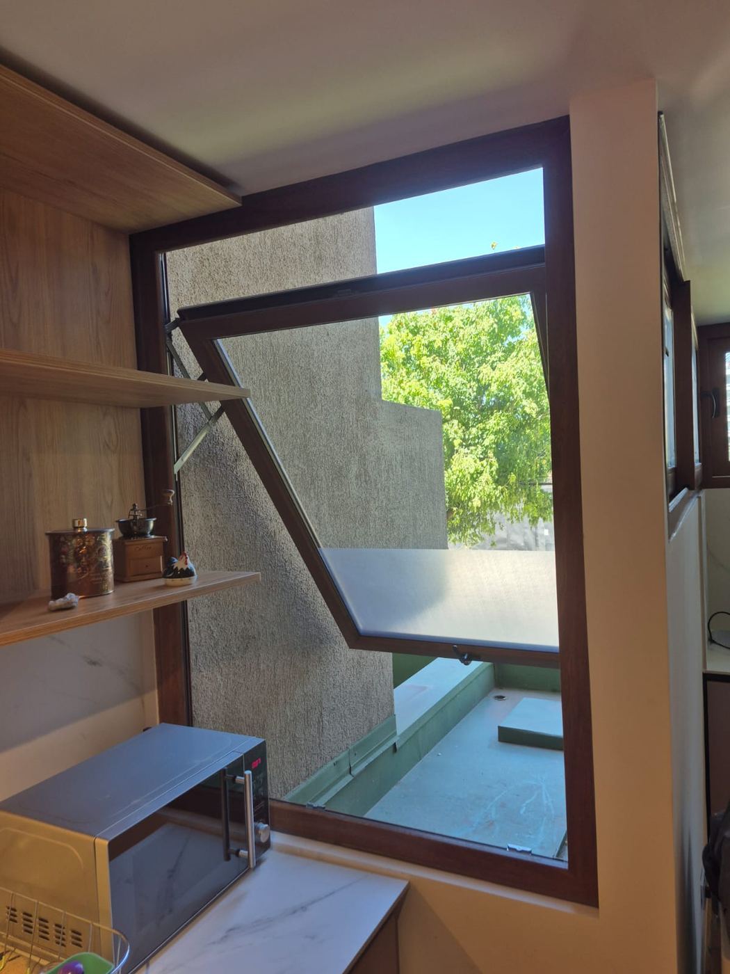 Ventana proyectante